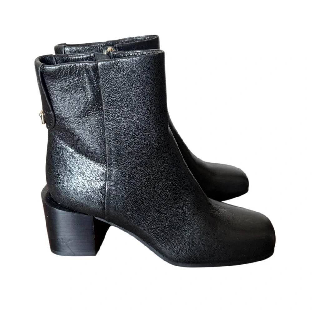 AEROSOLES NWT Ortona Black Ankle Boots with Gold Zippers &Block Heel -Size 5.5